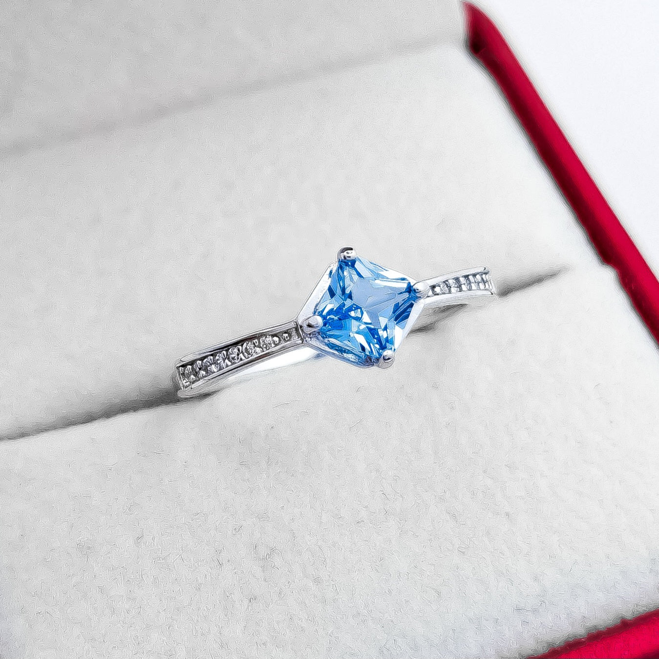Anillo Azul Zirconia