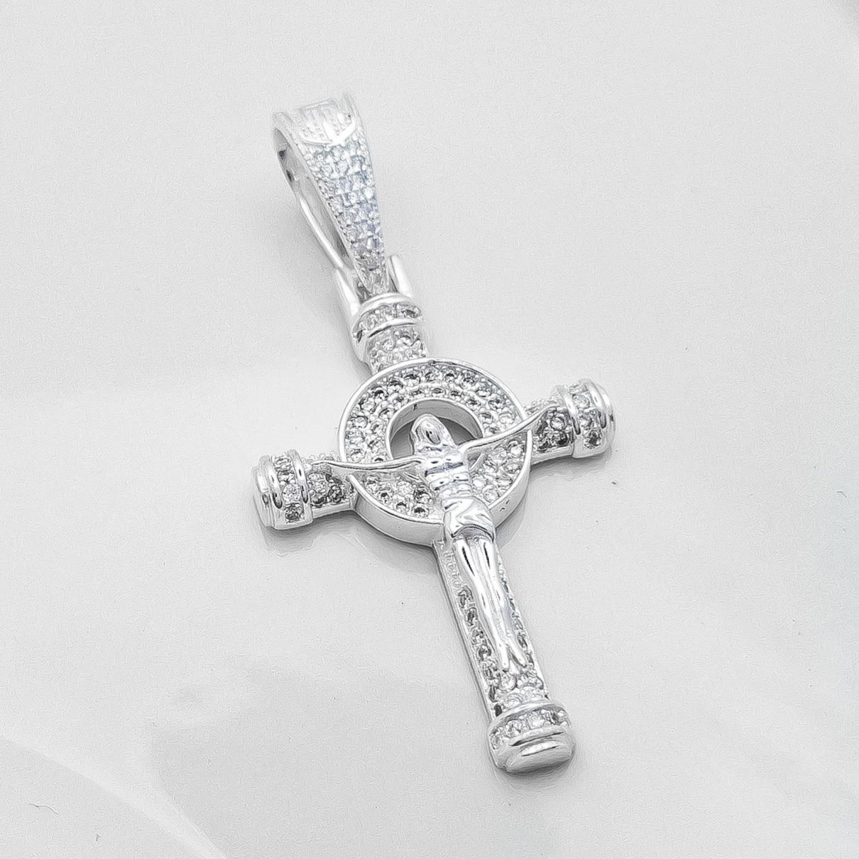 Dije Cristo Zirconia