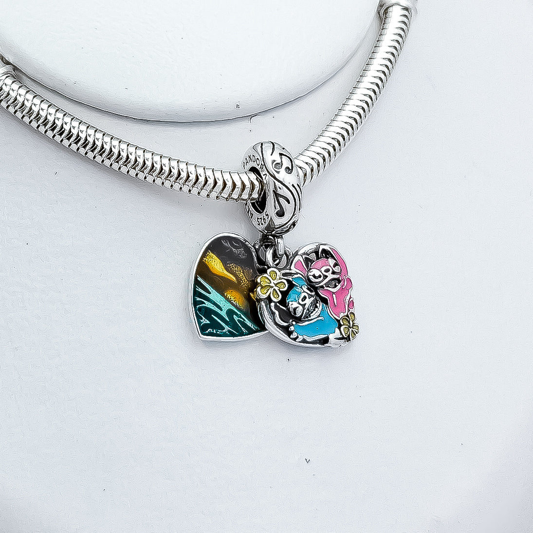 Charm Stich y Angela