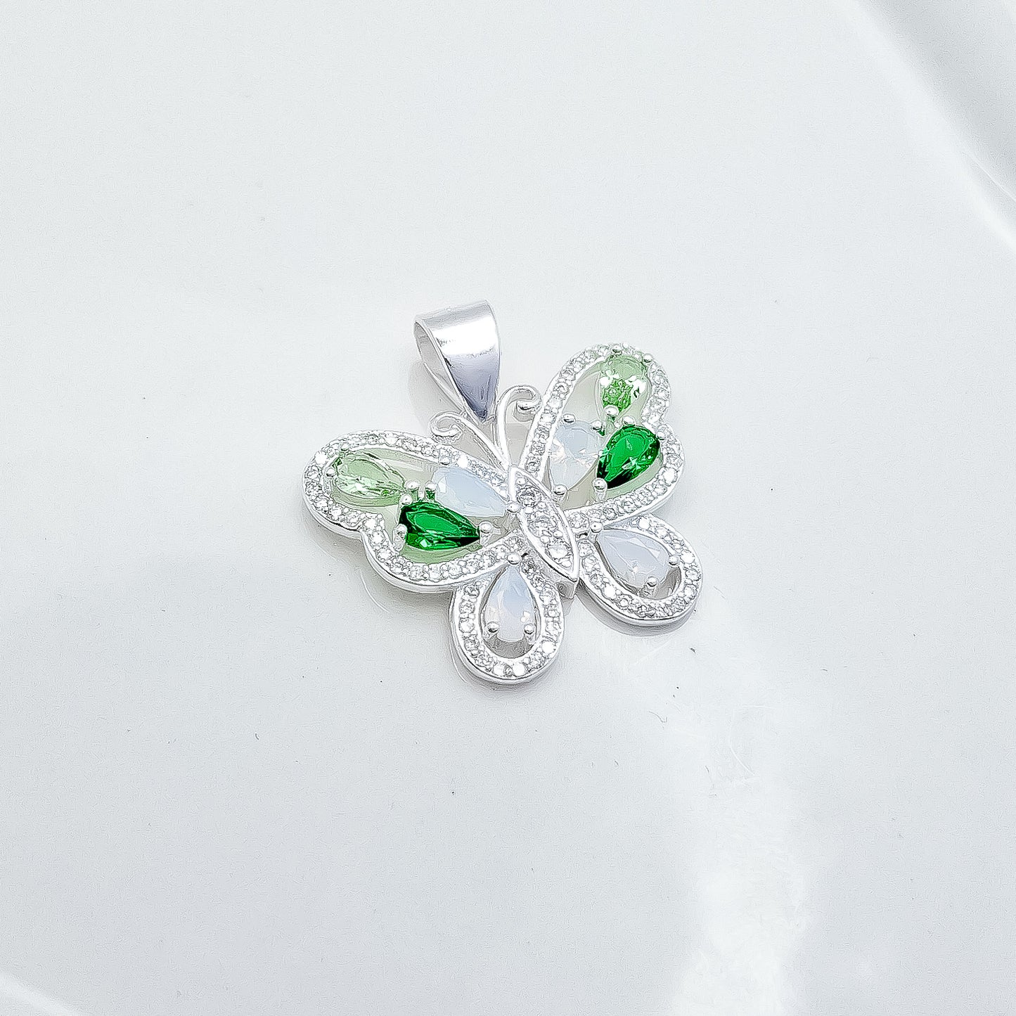 Dije Mariposa Zirconia Opalo