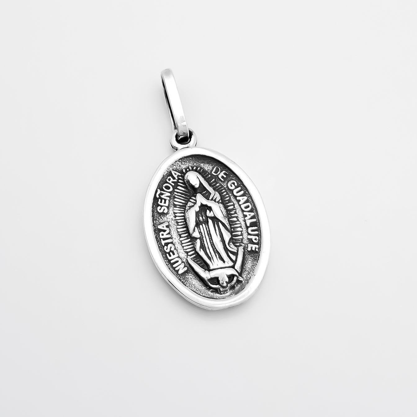 Dije Virgen Medalla Pavonado