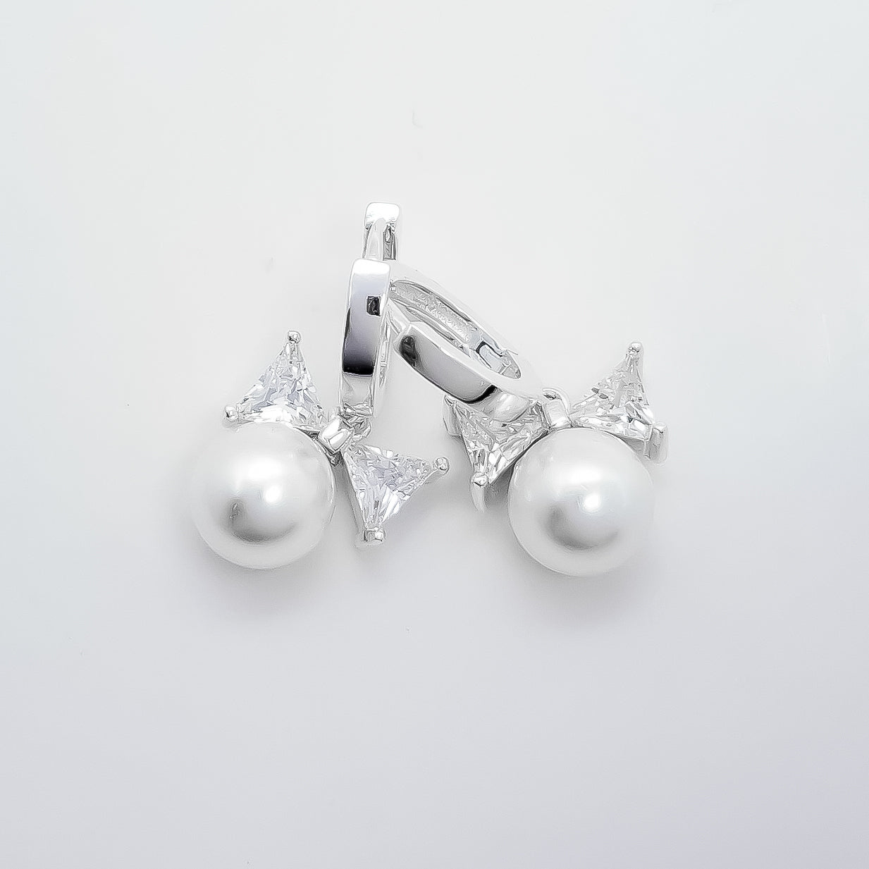 Hugguie Perla Zirconia
