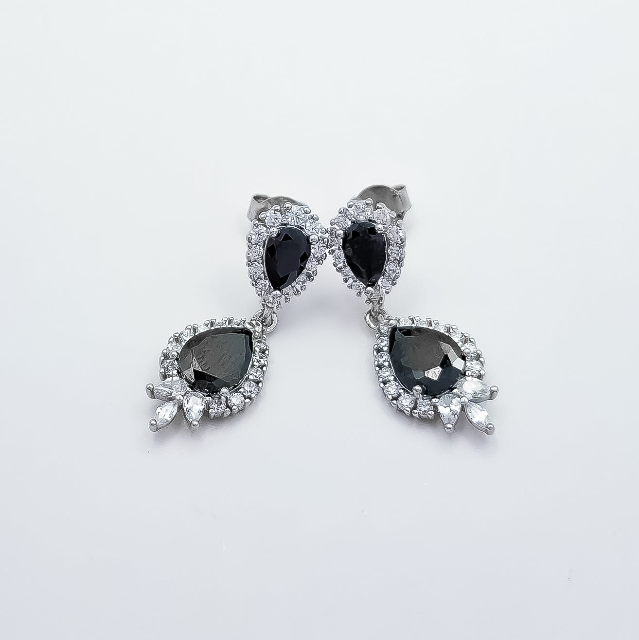 Arete Gota Negro