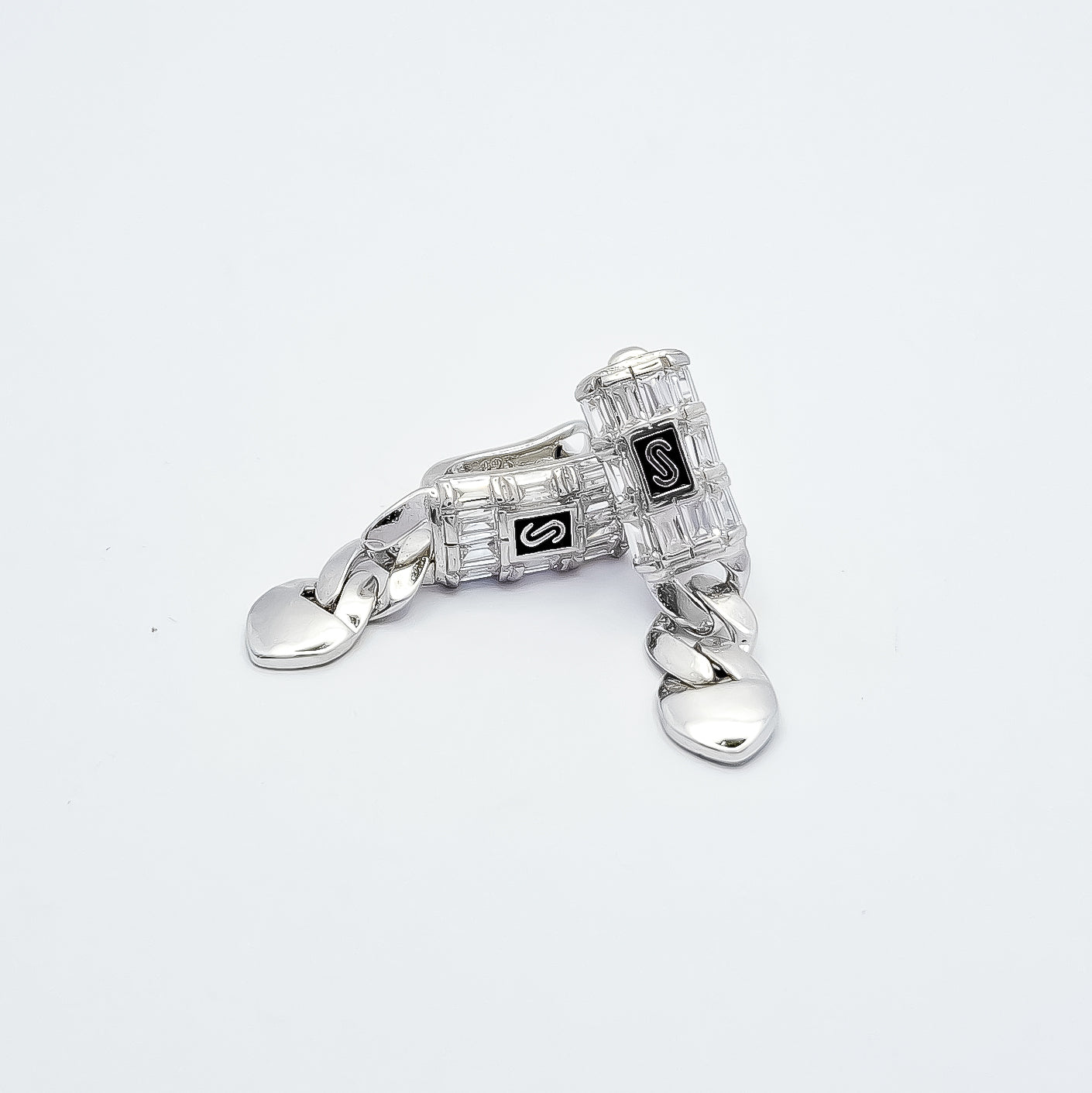 Hugguie Mona Zirconia