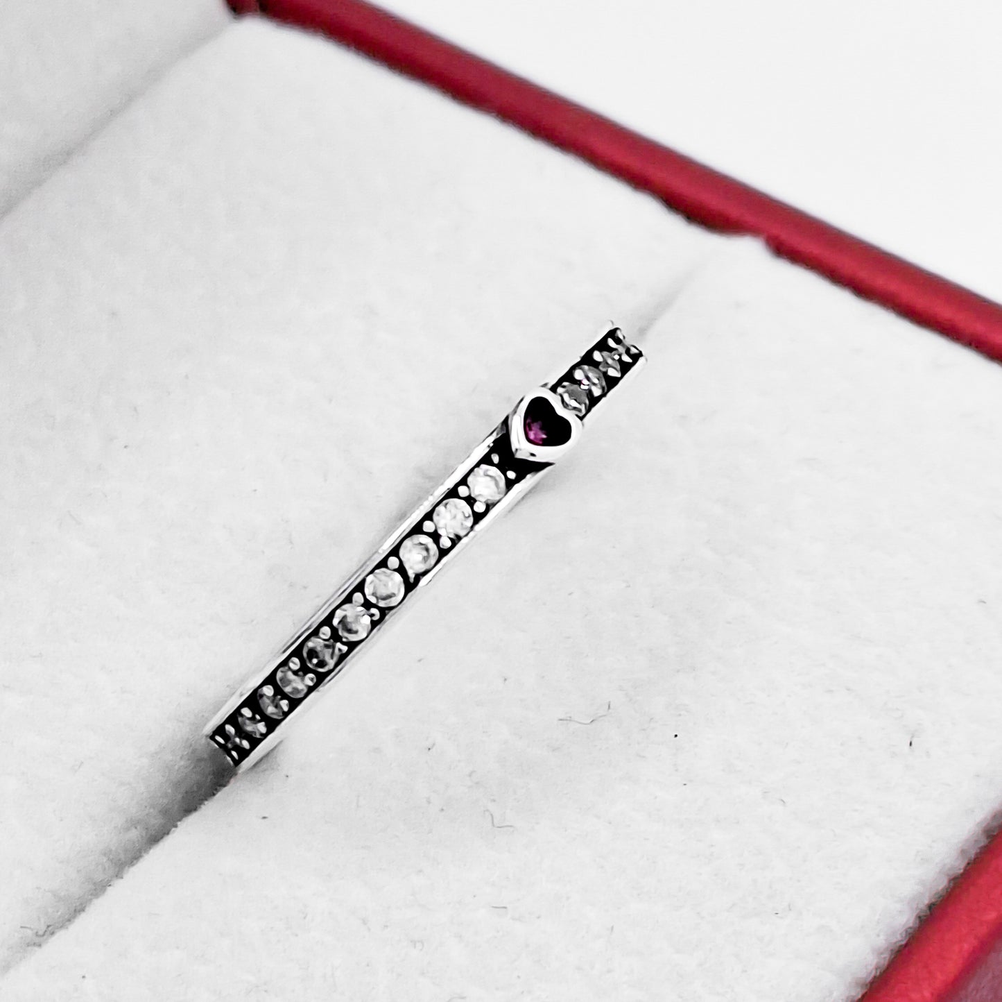 Anillo Zirconias Corazoncitos