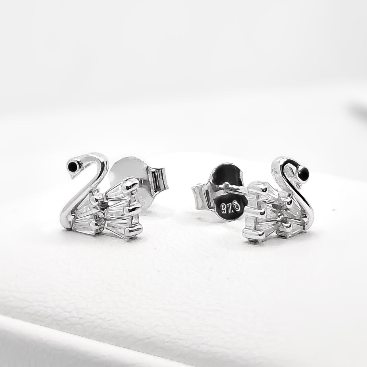 Arete Cisne Zirconia