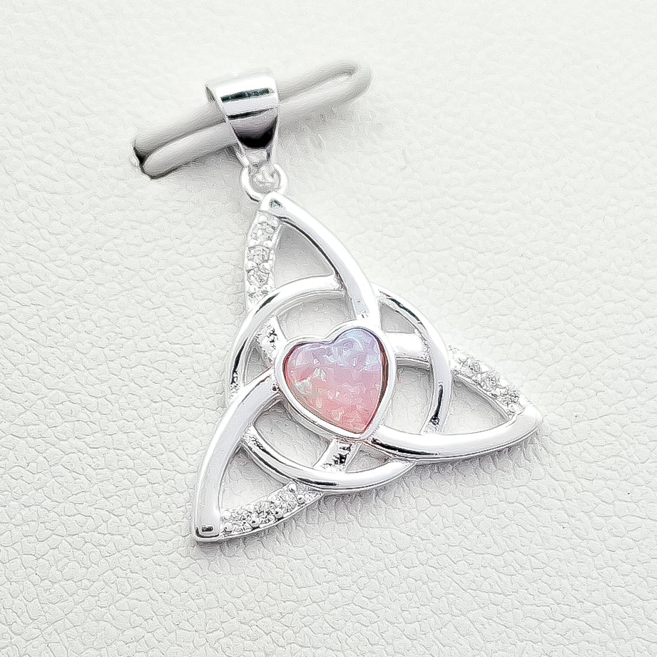 Dije Triqueta Opalo Corazon