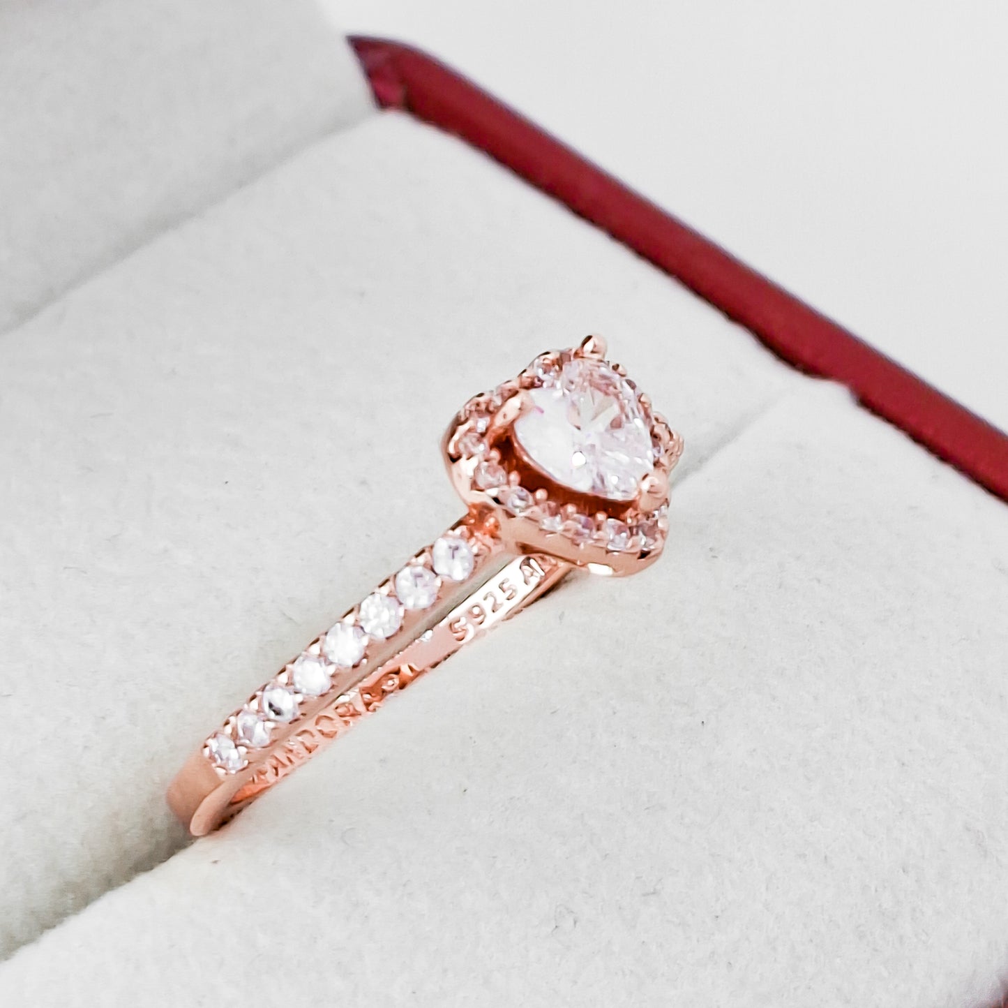 Anillo Rosa Corazon Blanco