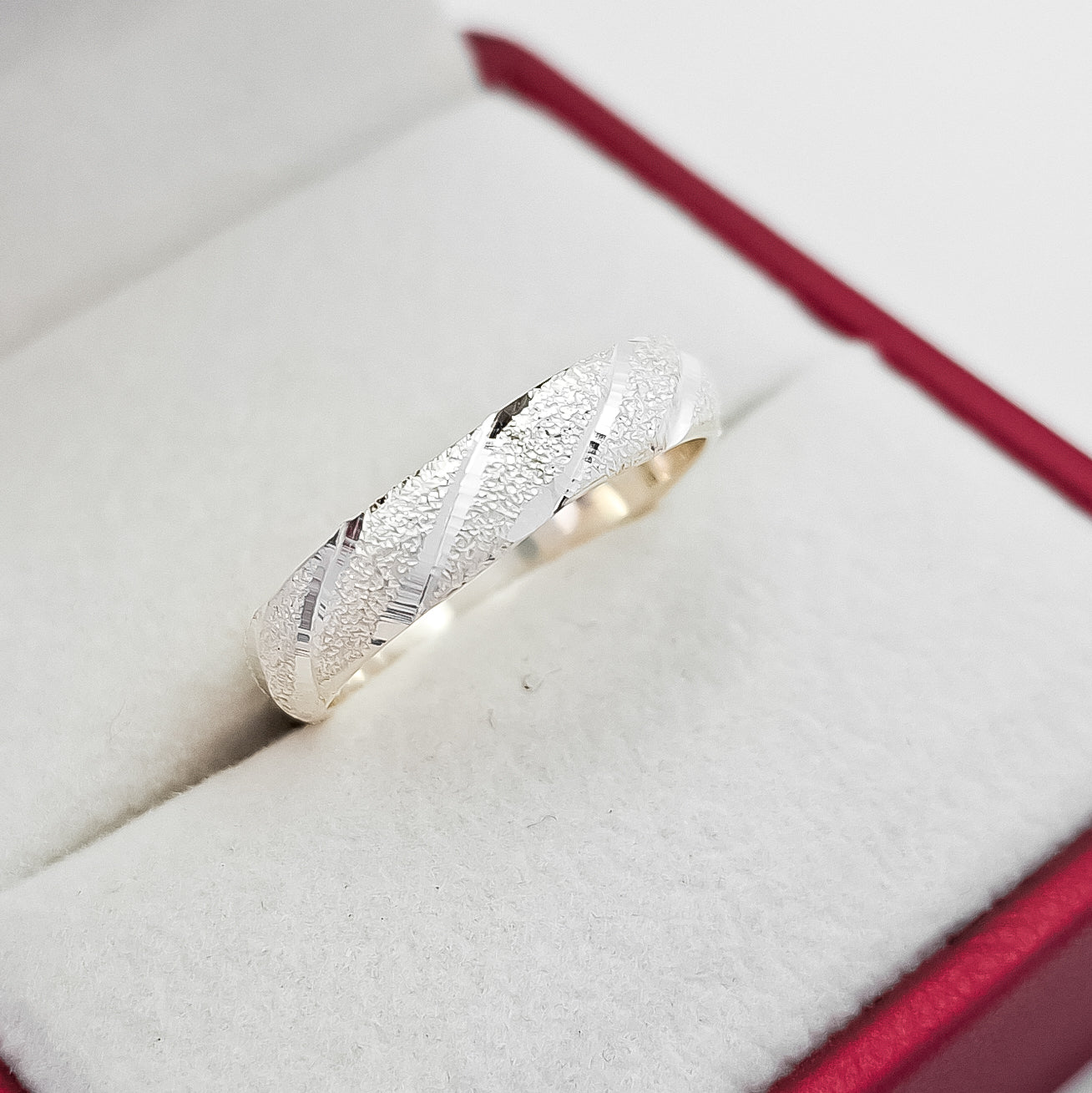 Anillo Argolla Diamantada