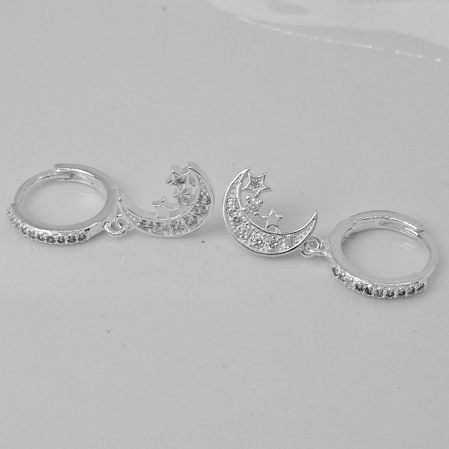 Hugguie Media Luna Zirconia