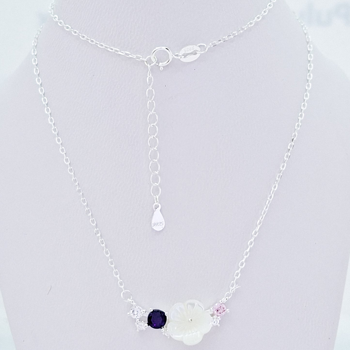 Collar Flor Zirconia Blanca