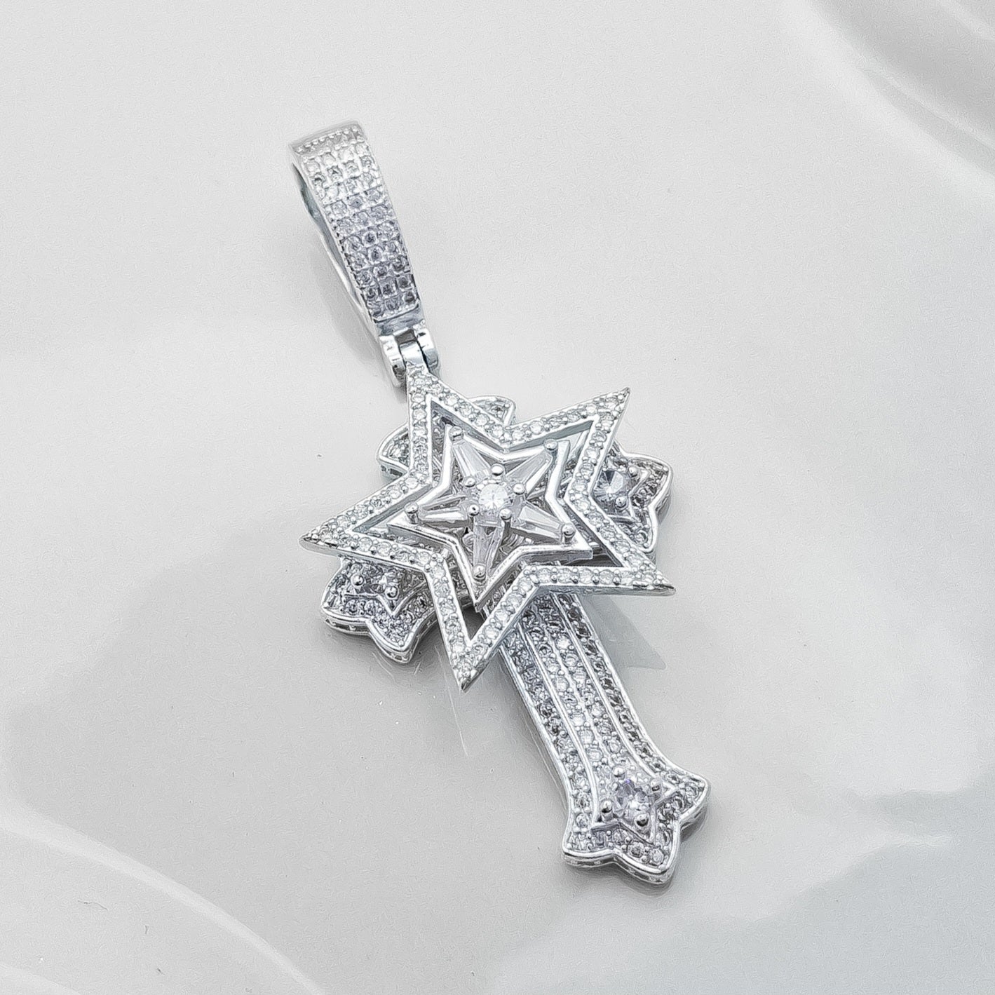 Dije Cruz Estrella Zirconia