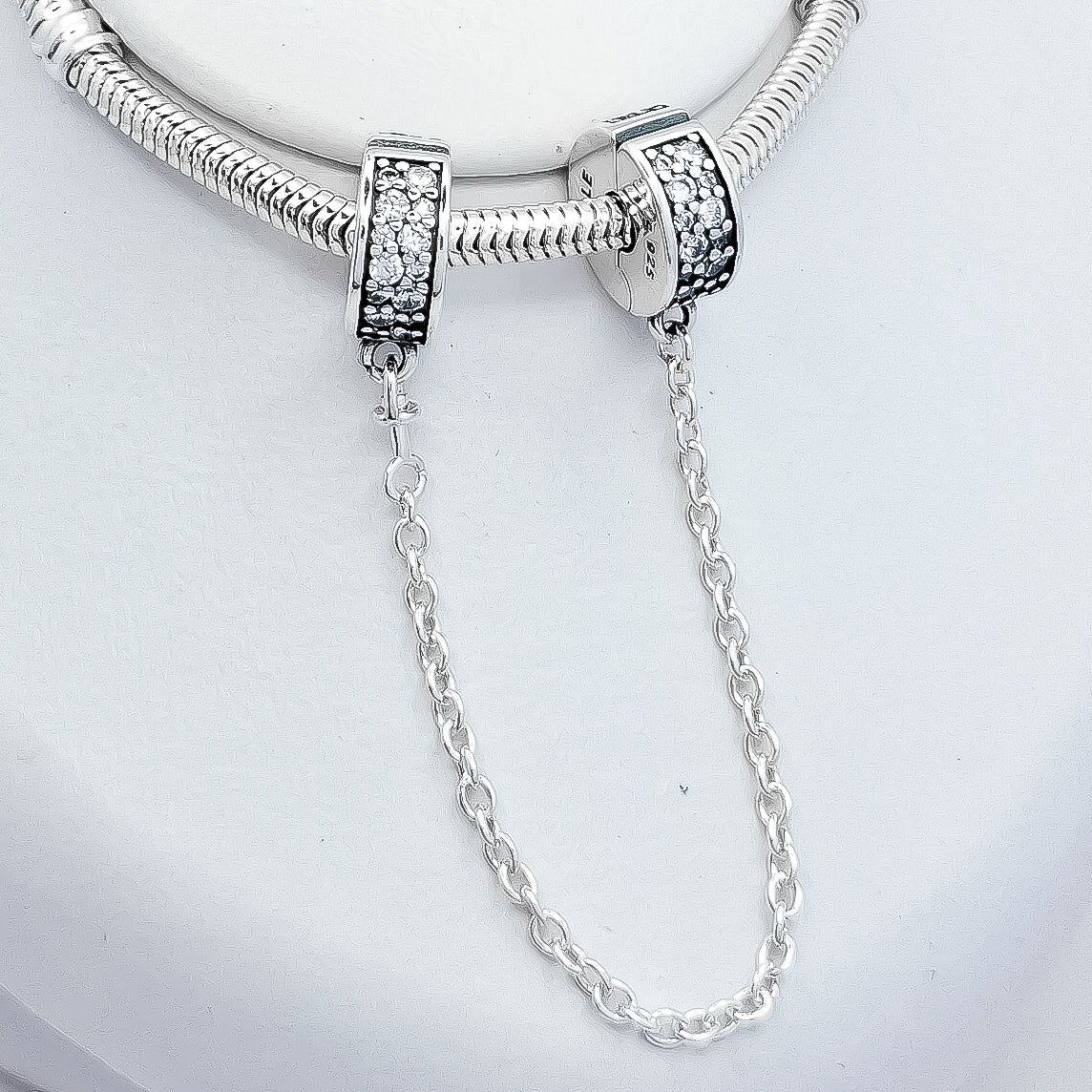 Charm Seguridad Zirconia