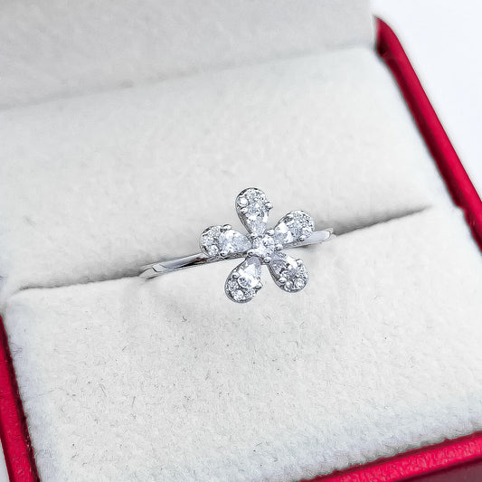 Anillo Flor Zirconia