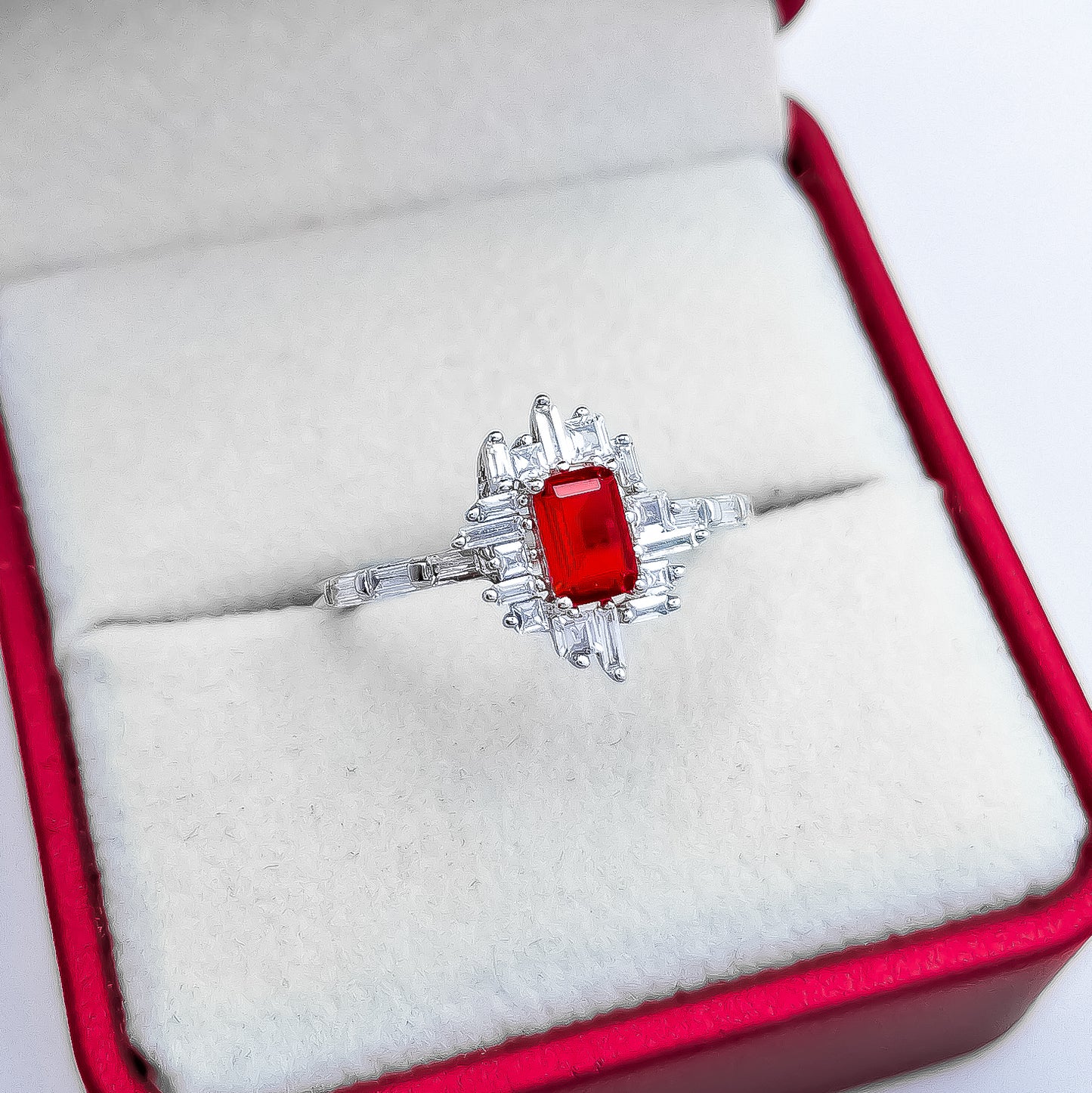 Anillo Zirconia Rojo