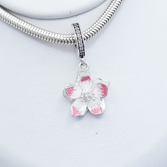 Charm Flor Blanca