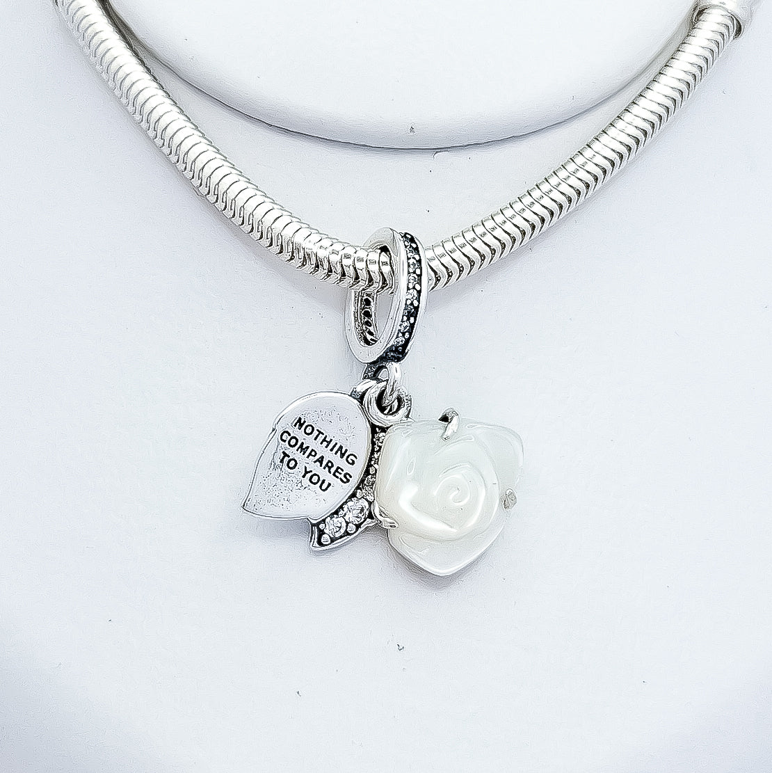 Charm Rosa Blanca