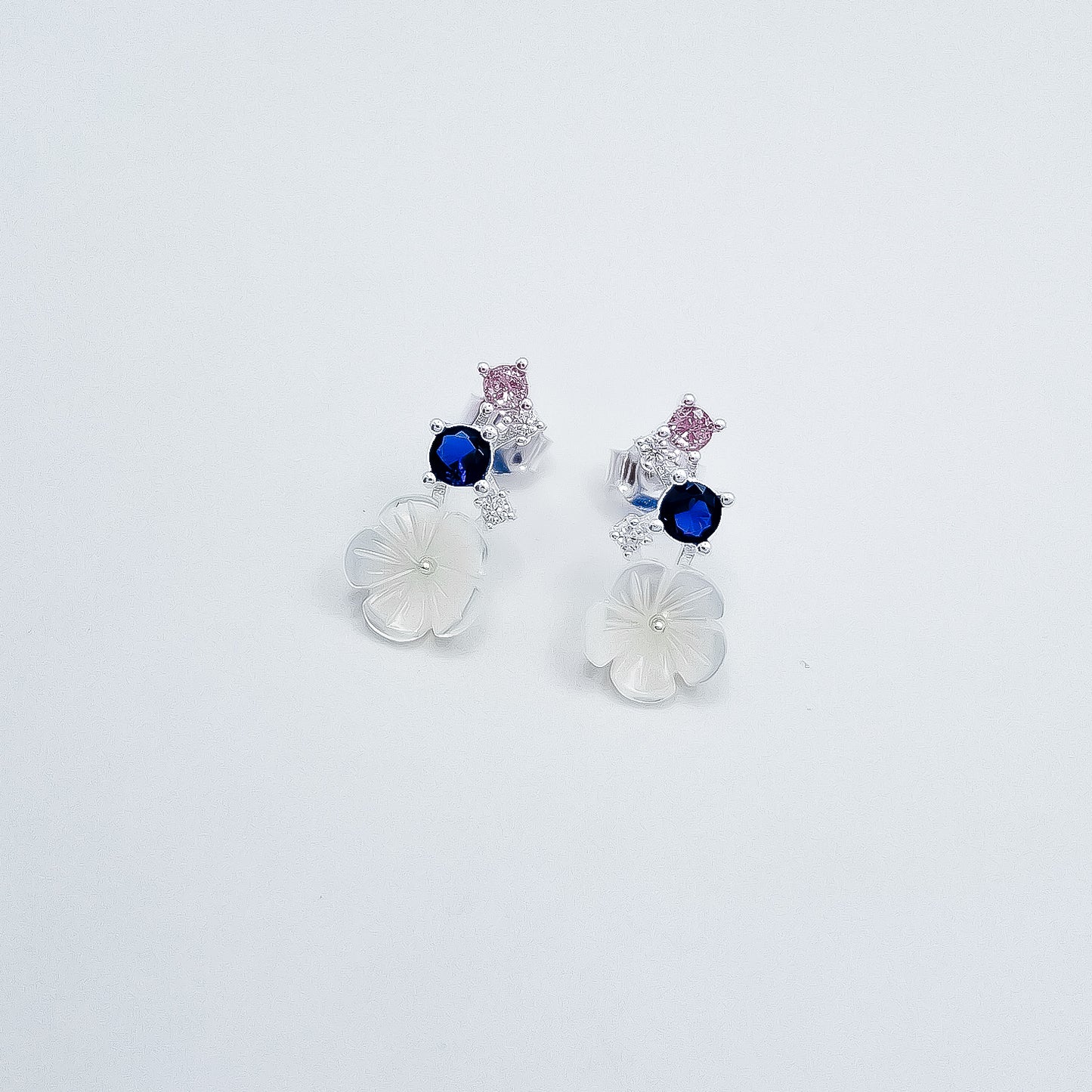 Arete Flor Madre Perla