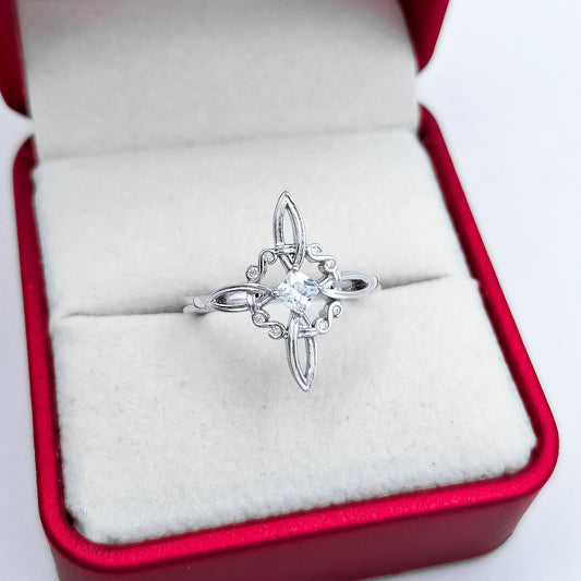 Anillo Nudo Bruja Zirconia