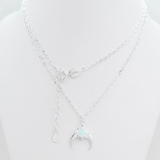 Collar Media Luna Opalo