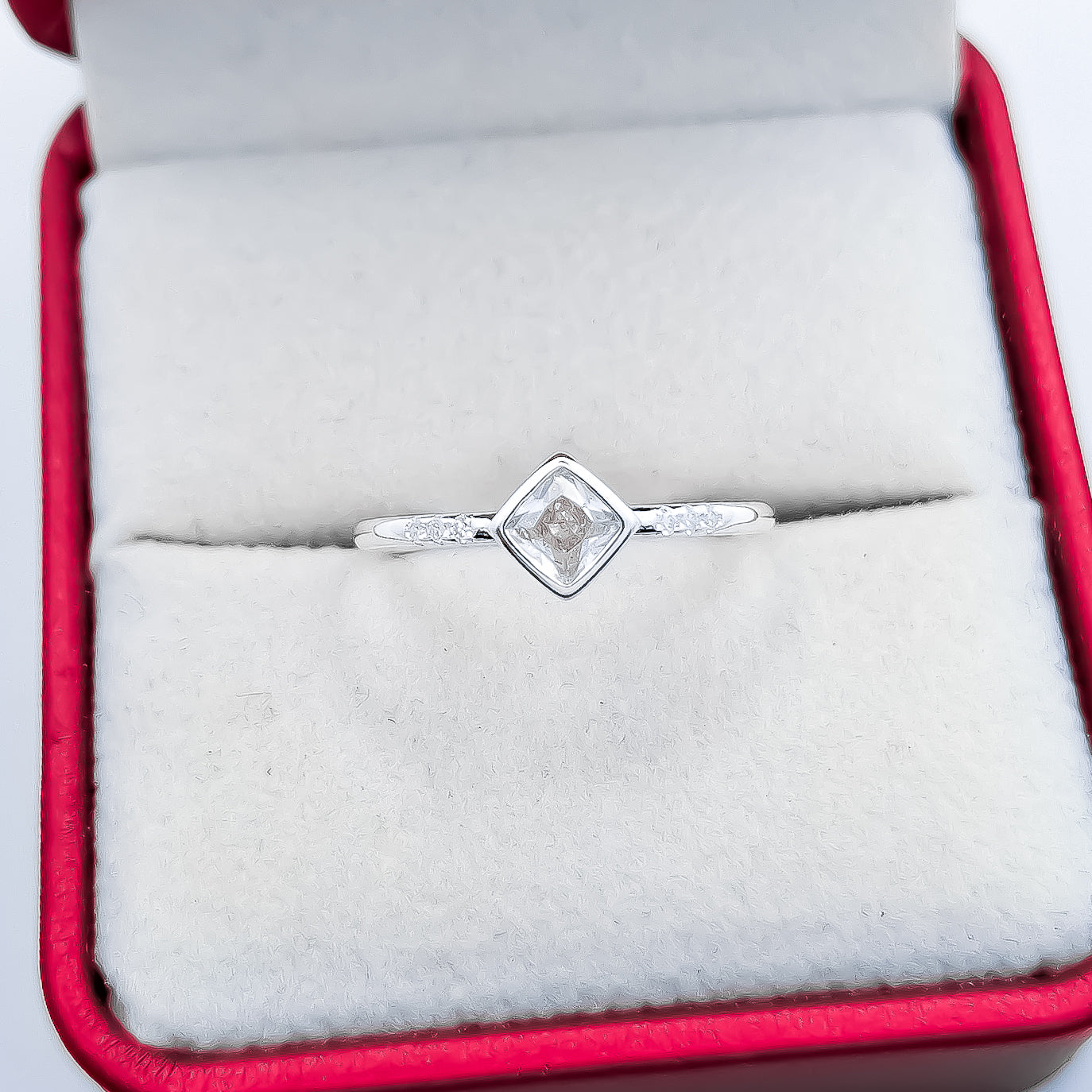 Anillo Cuadrado Zirconia