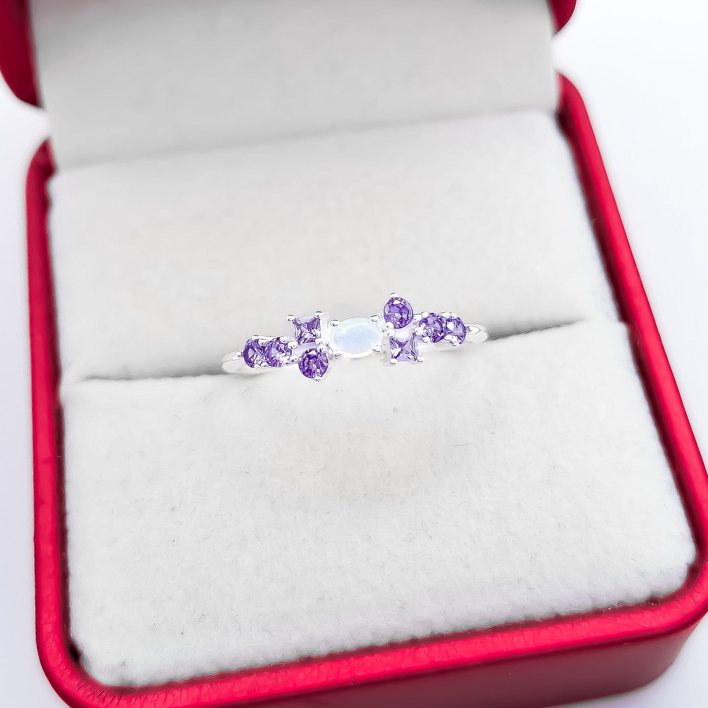 Anillo Opalo con Zirconias Morado