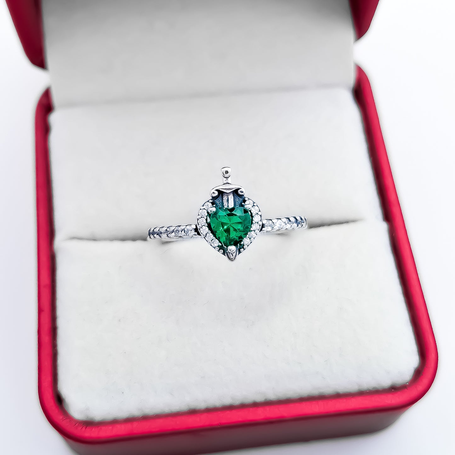 Anillo Espada Corazon Verde