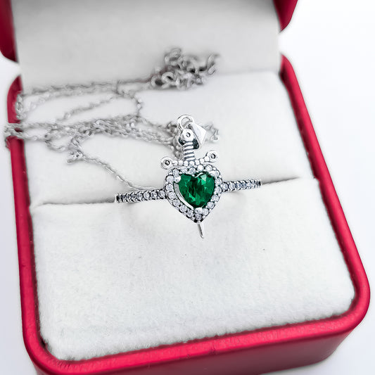 Anillo Espada Cadena Corazon Verde