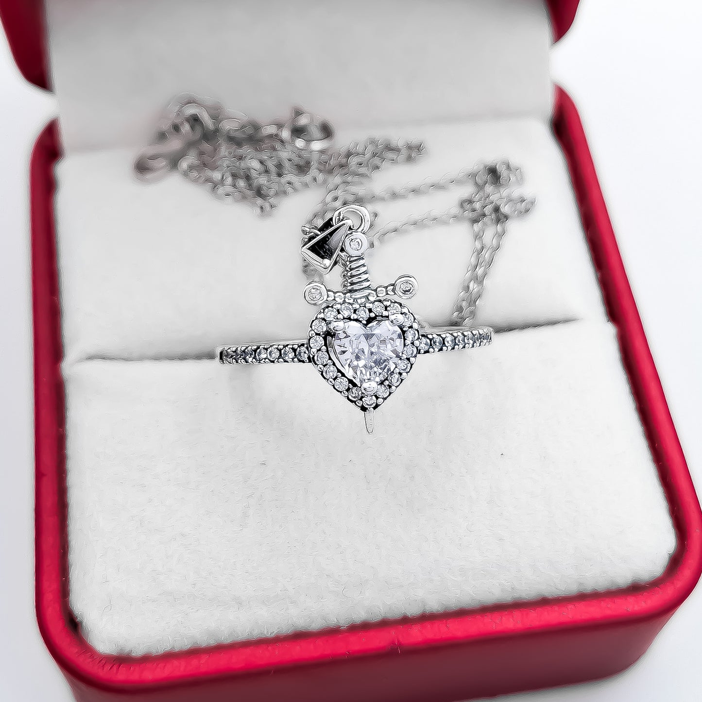 Anillo Espada Cadena Corazon Blanco