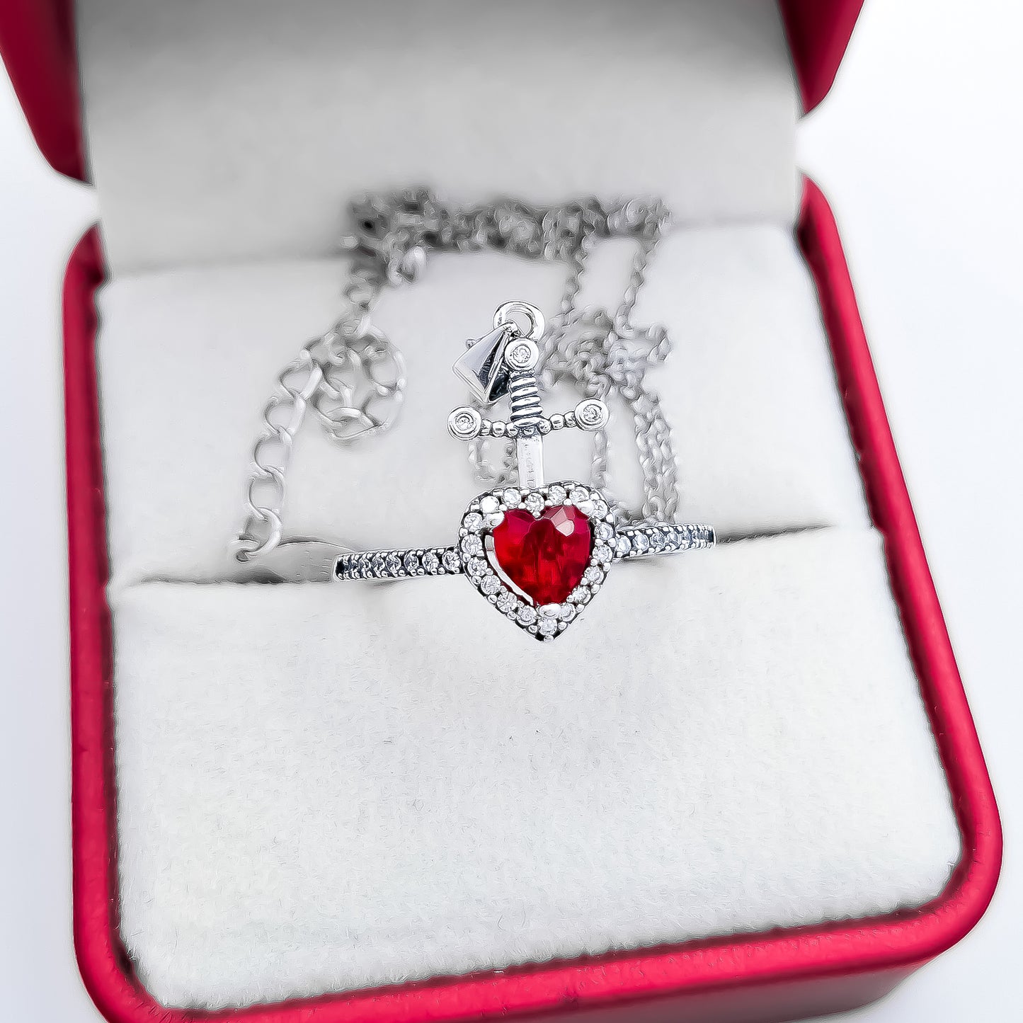 Anillo Espada Cadena Corazon Rojo