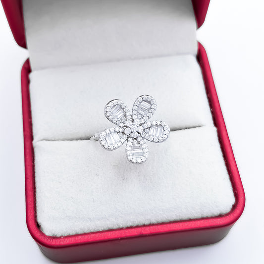 Anillo Flor Zirconia