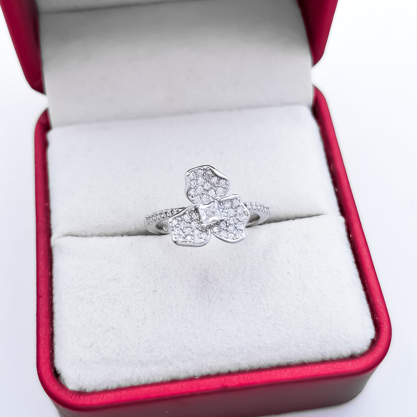 Anillo Flor Zirconia