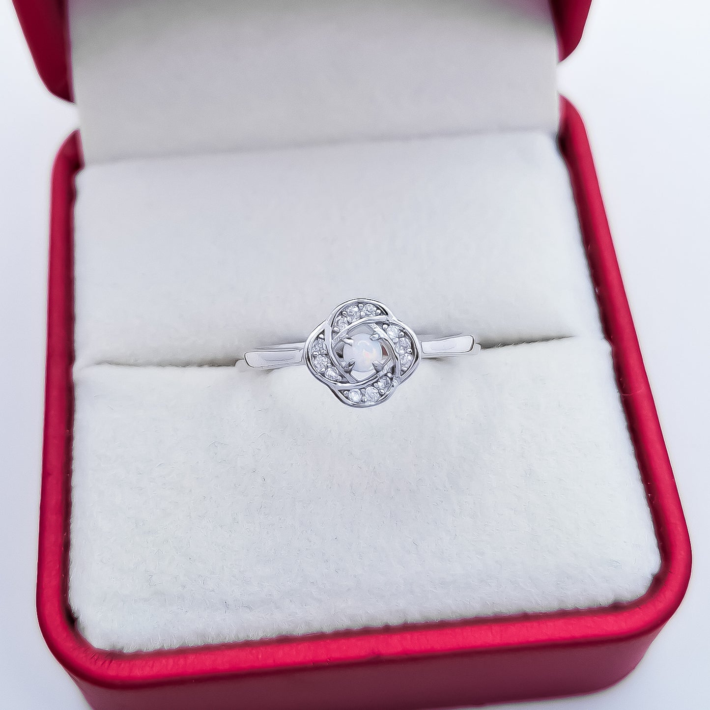 Anillo Opalo Flor Zirconia