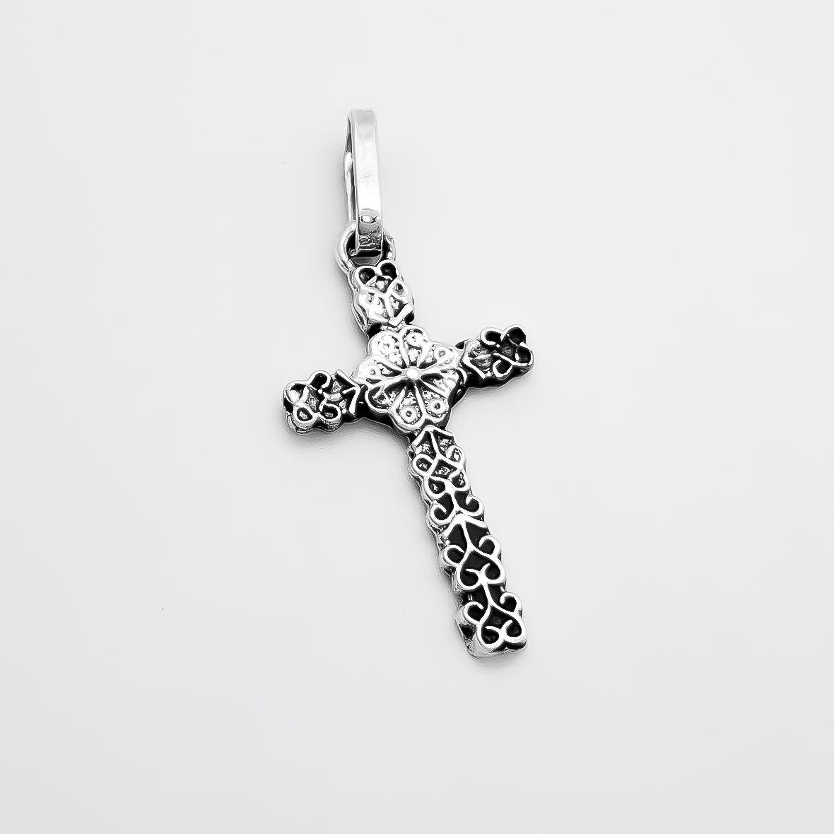 Dije Cruz Flores Pavonado