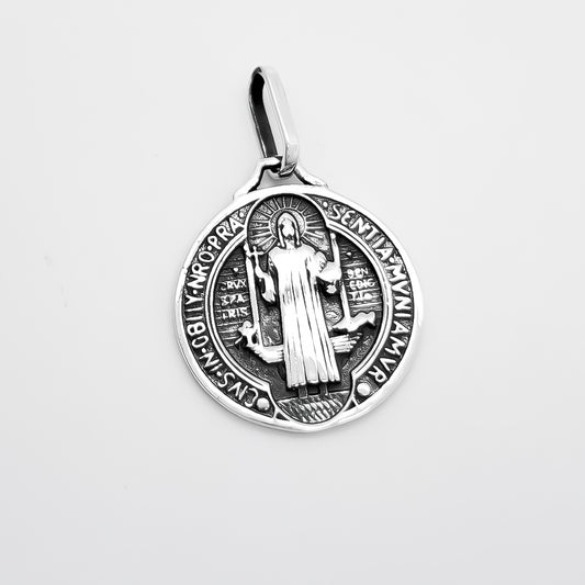 Dije San Benito Pavonado