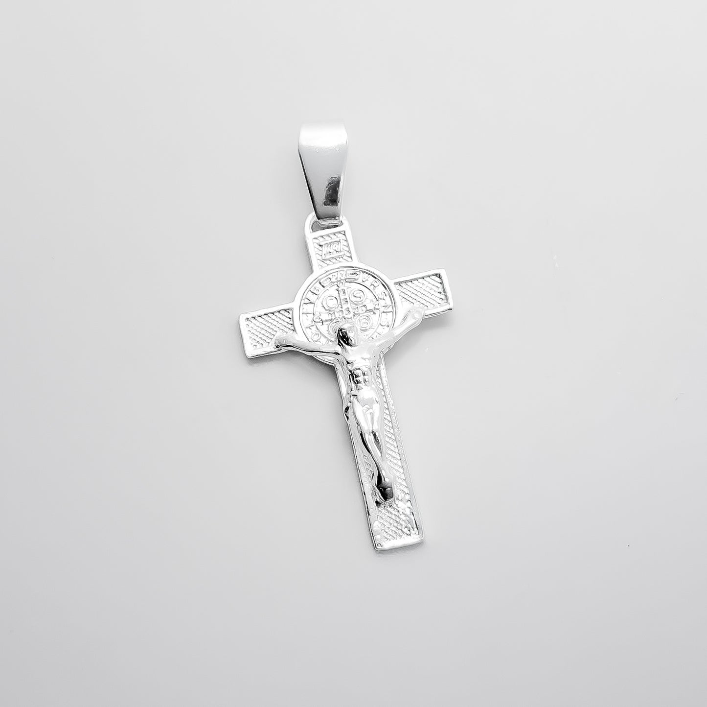 Dije Cristo Cruz San Benito