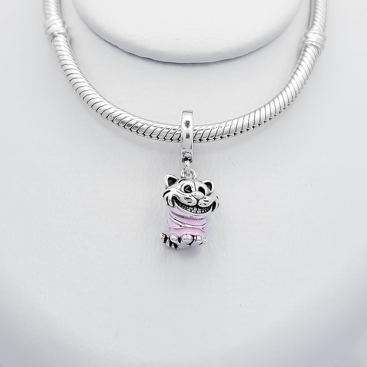 Charm Gato Sonriente