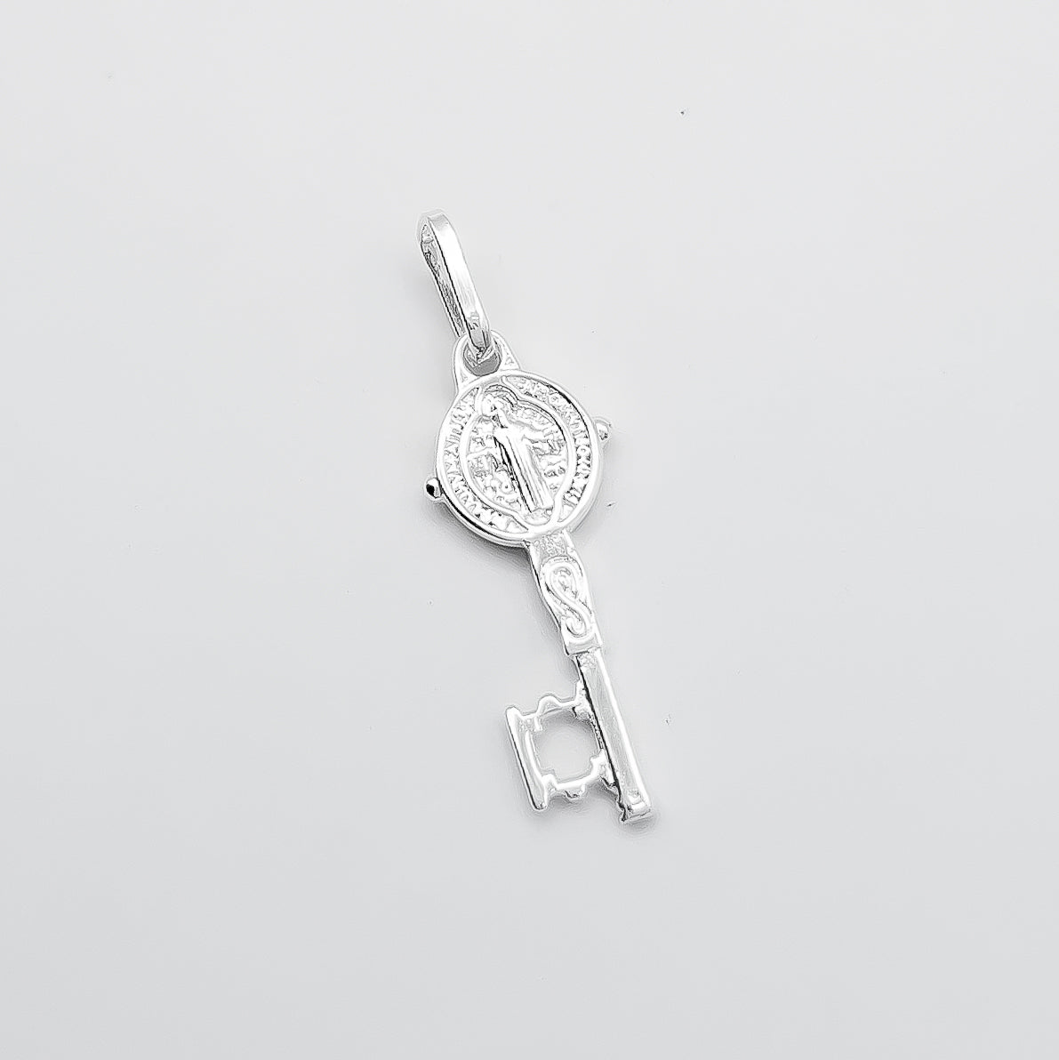 Dije Llave San Benito Chica