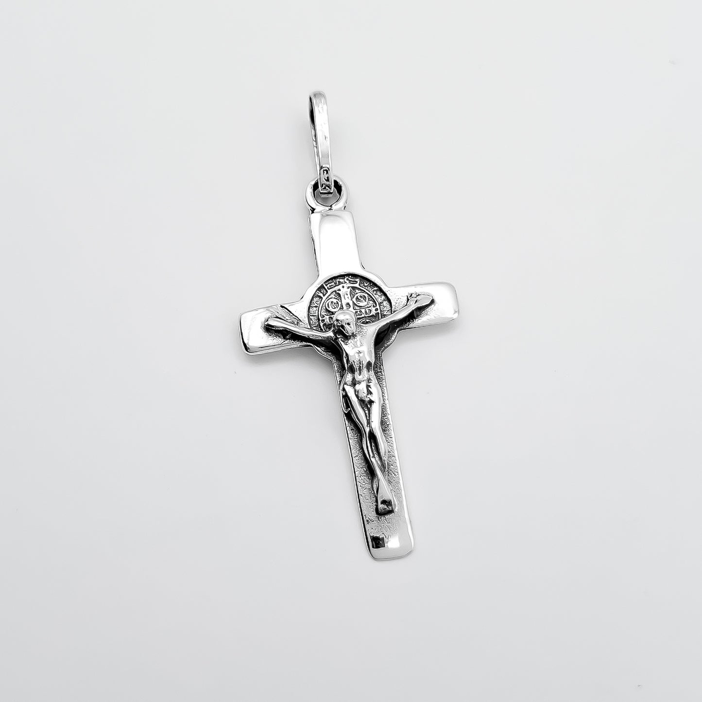 Dije Cruz San Benito Pavonado