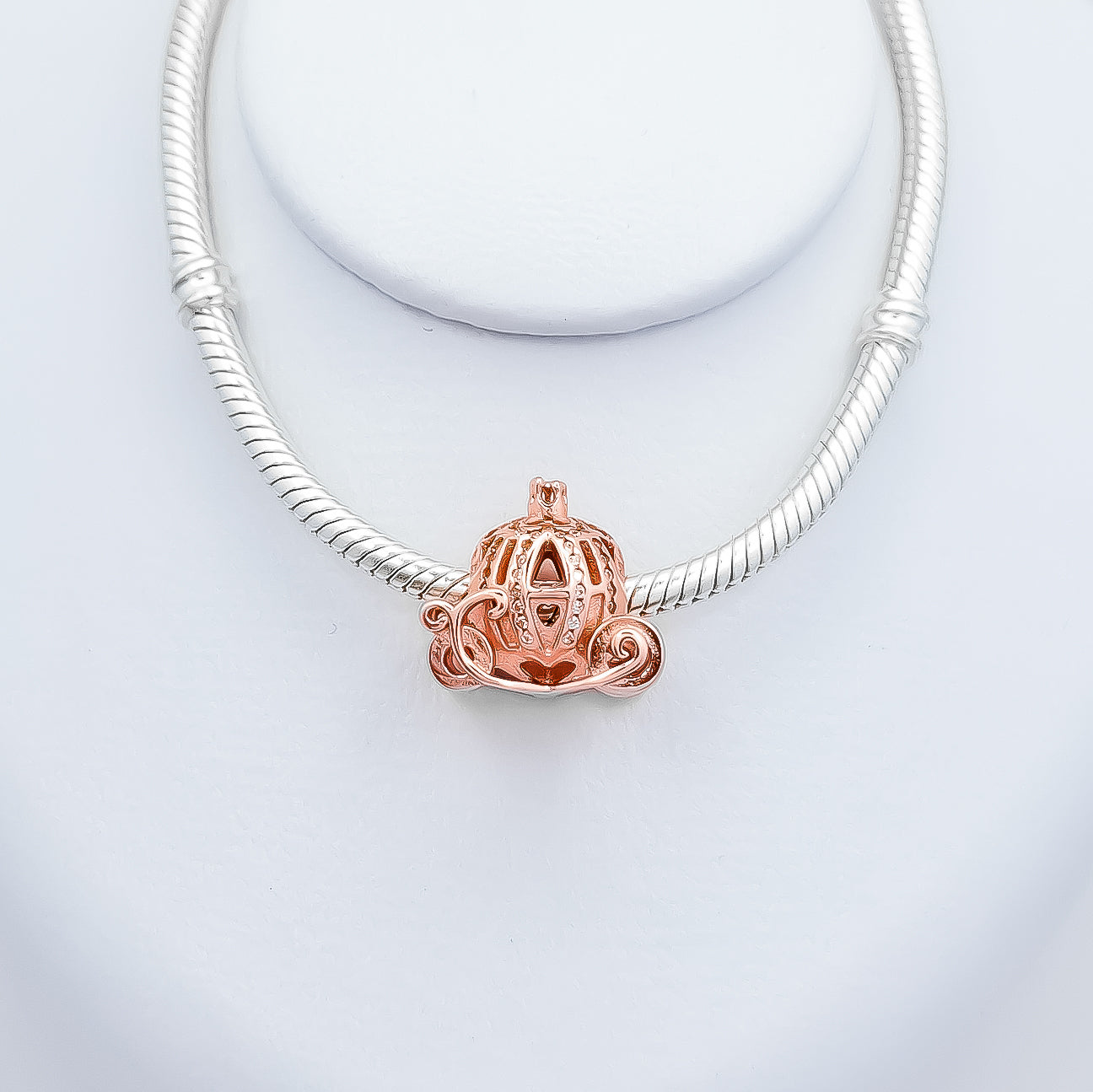 Charm Carroza Rosa
