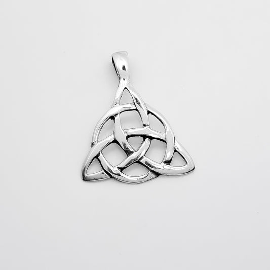 Dije Triqueta Grande Pavonado