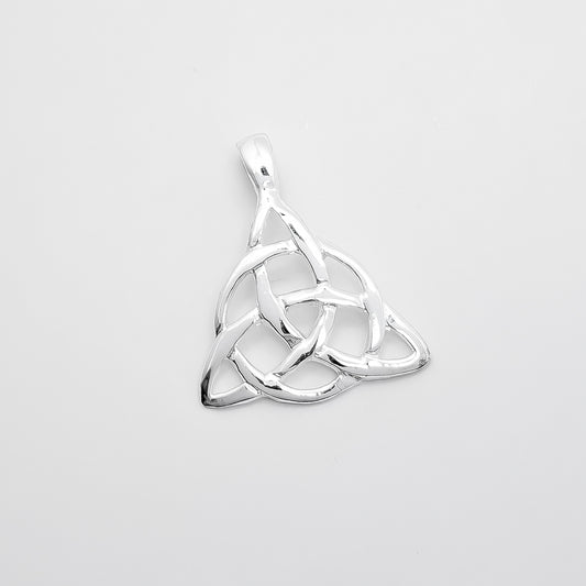 Dije Triqueta Grande Blanco