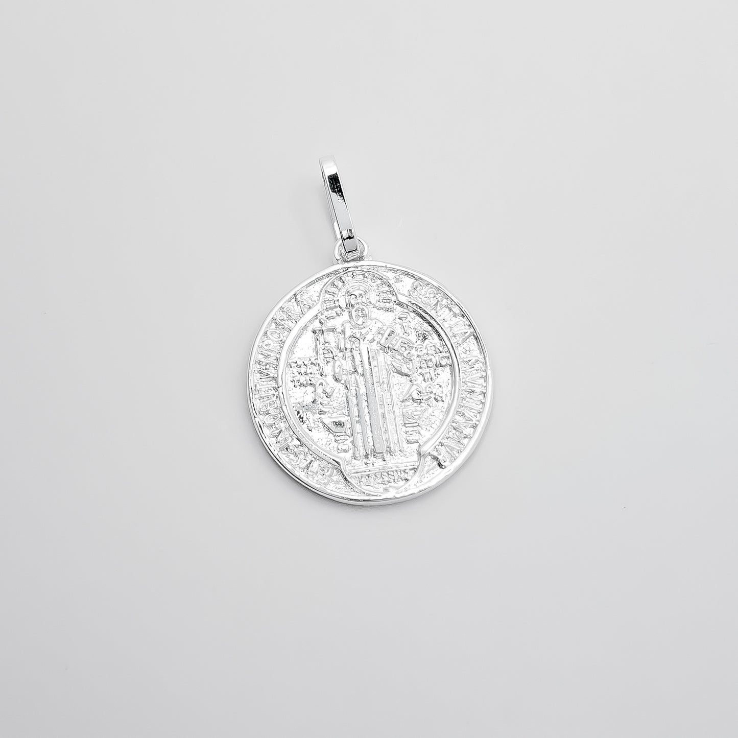 Dije Medalla San Benito Blanco
