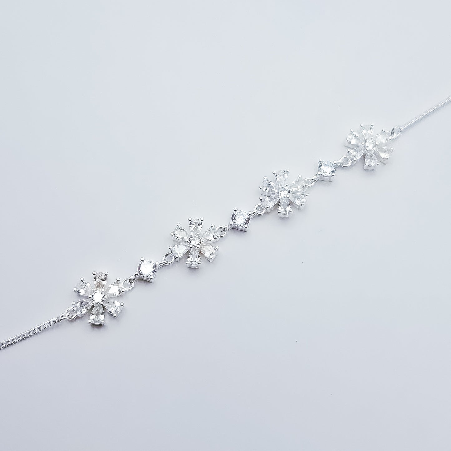 Pulsera Flores Zirconia