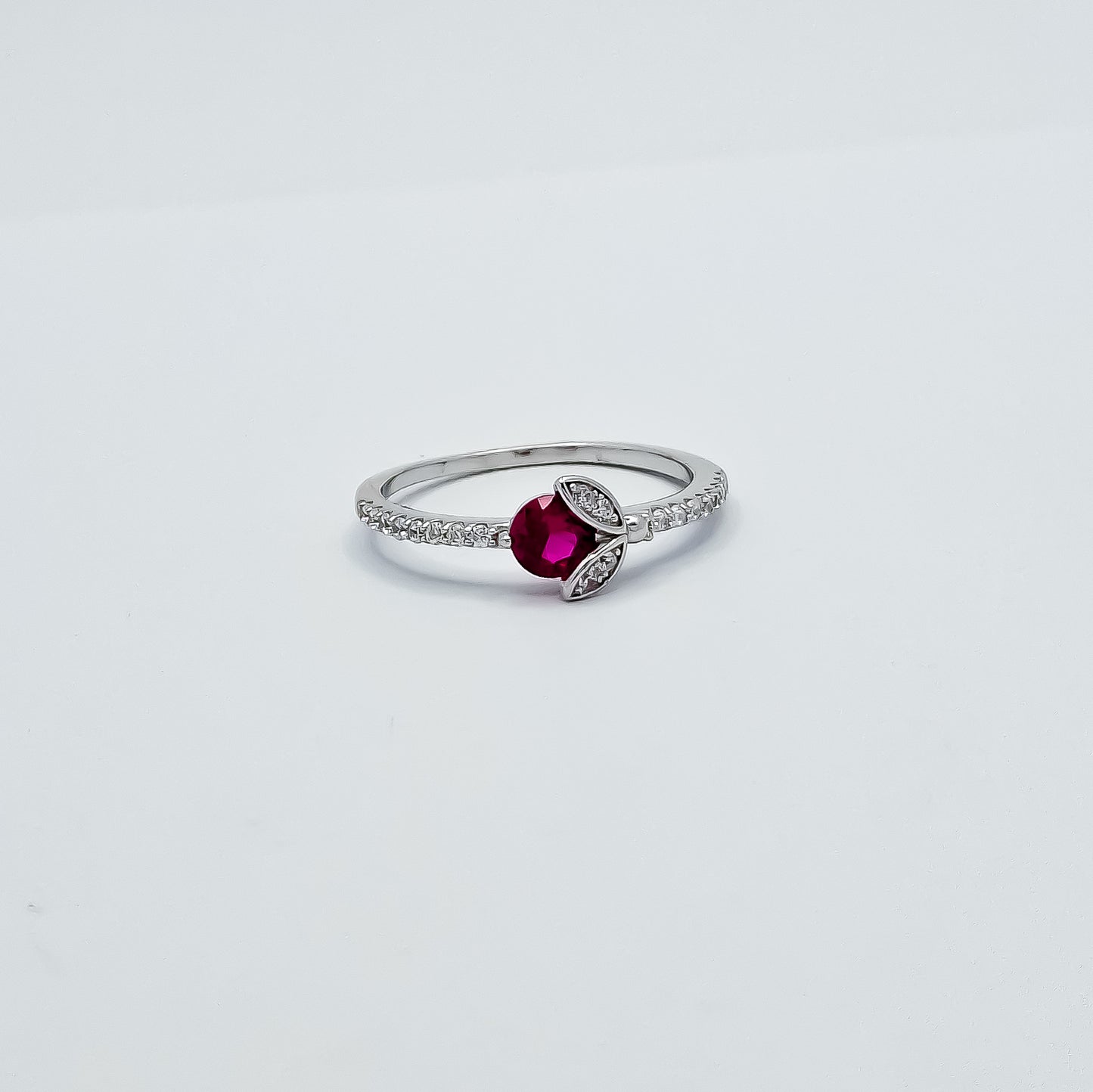 Anillo Zirconia Roja