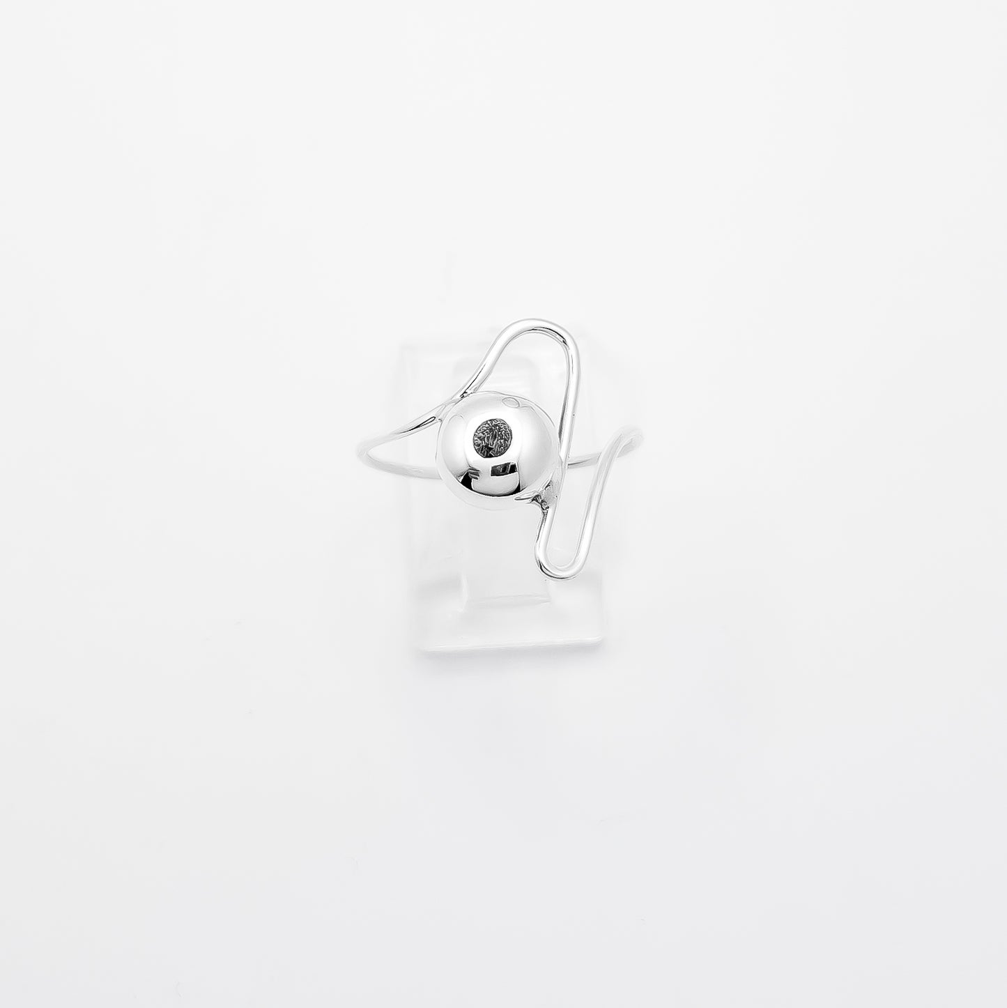 Anillo Bola ZigZag