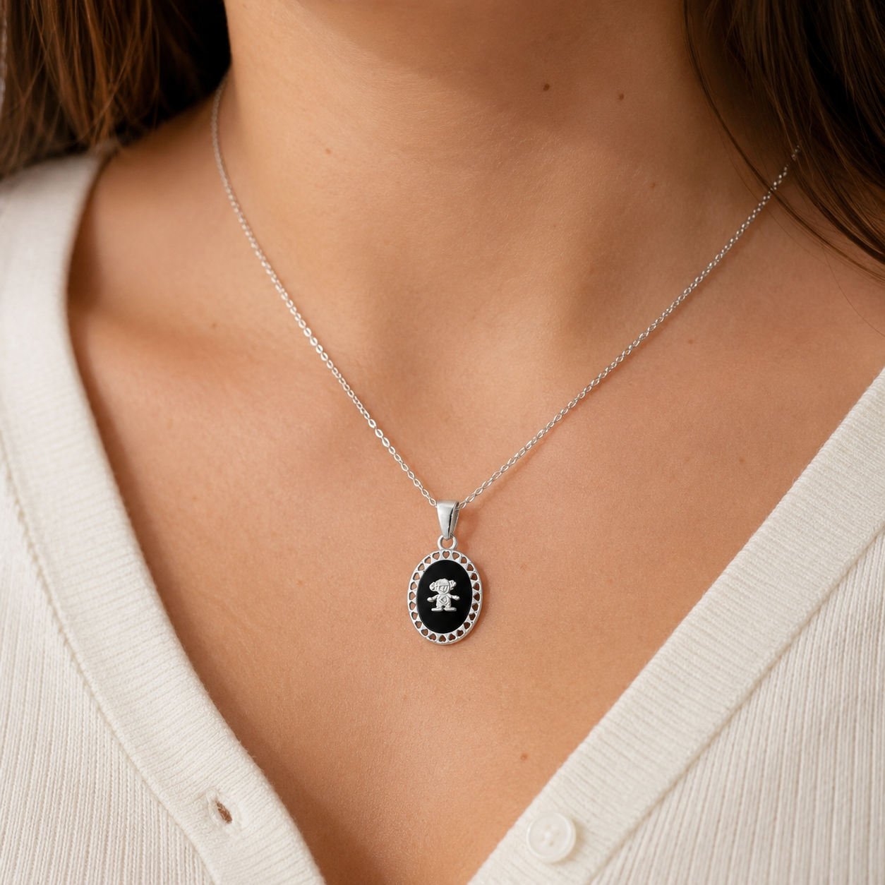 Dije Oscuro Niña Plata Ley 925