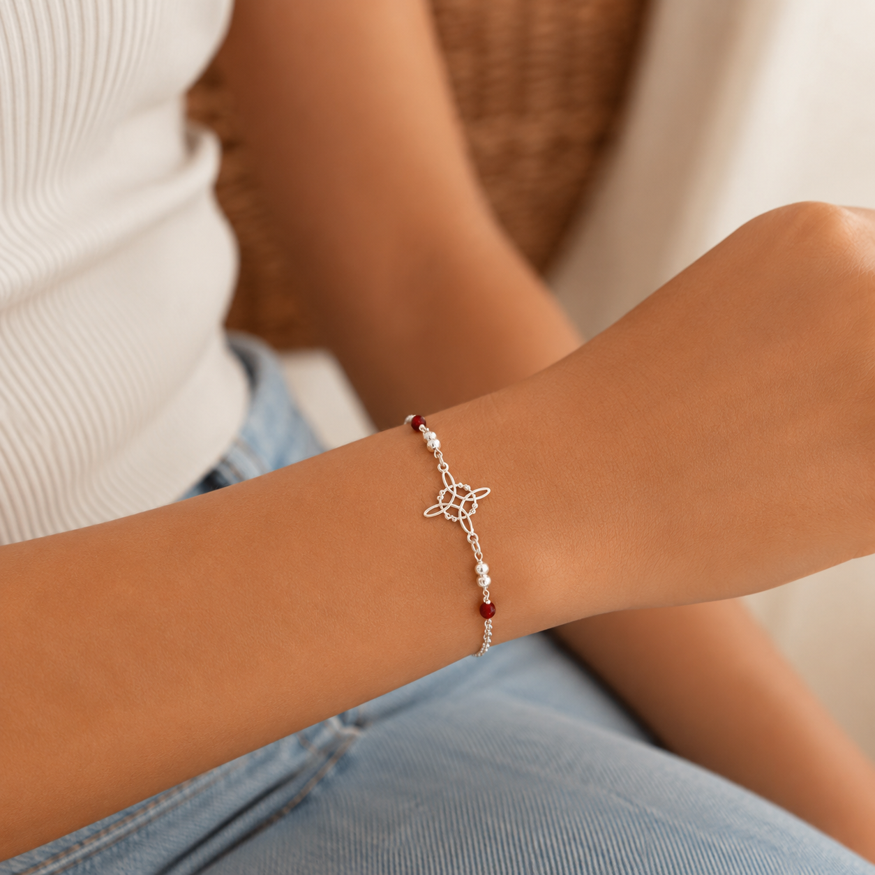 Pulsera Nudo de Bruja Plata Ley 925