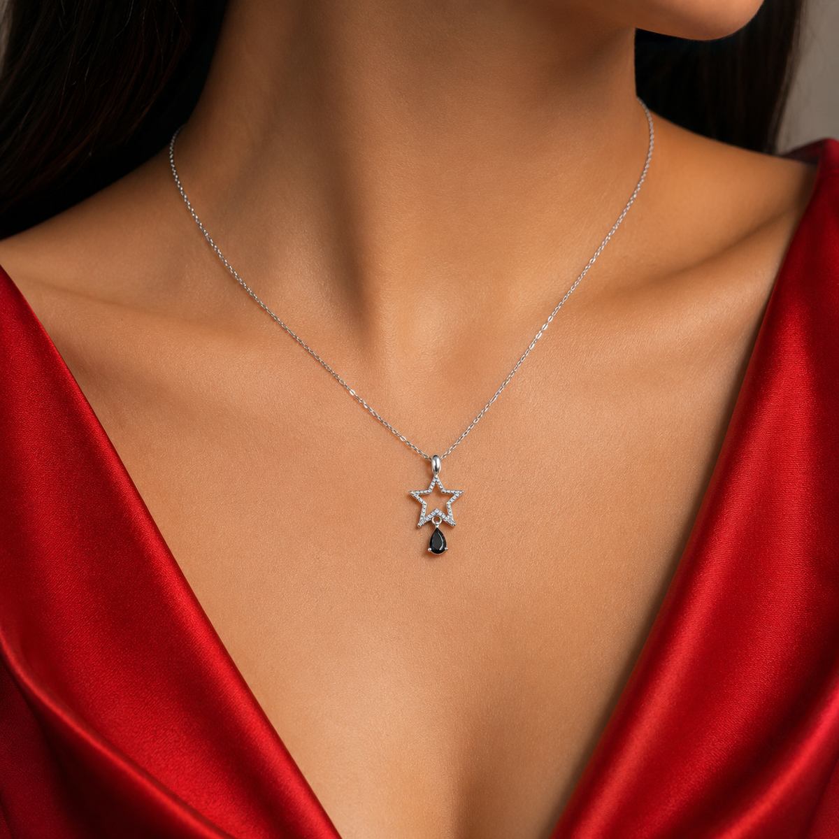 Dije Estrella Negra Plata Ley 925