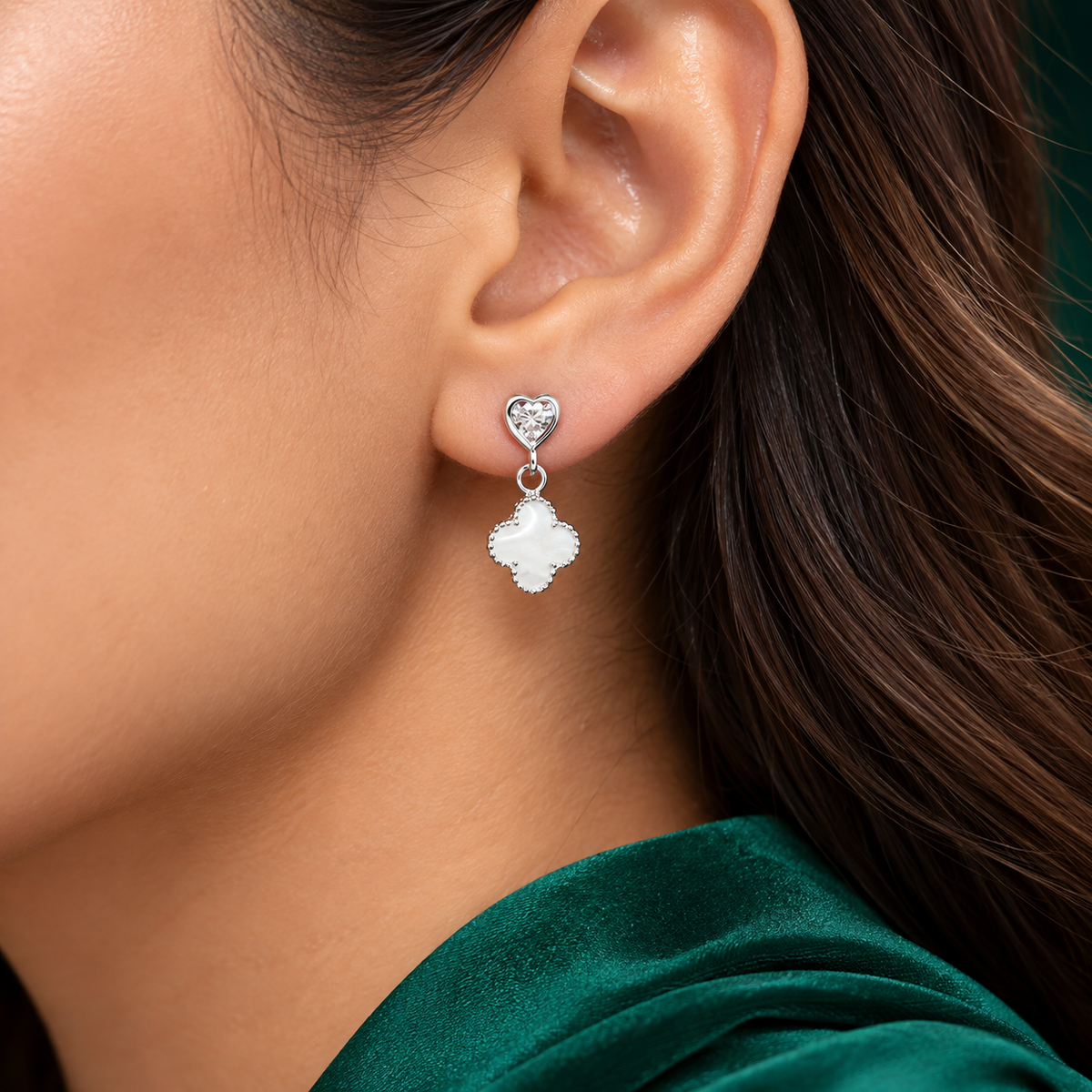 Broquel Trebol Blanco Plata Ley 925